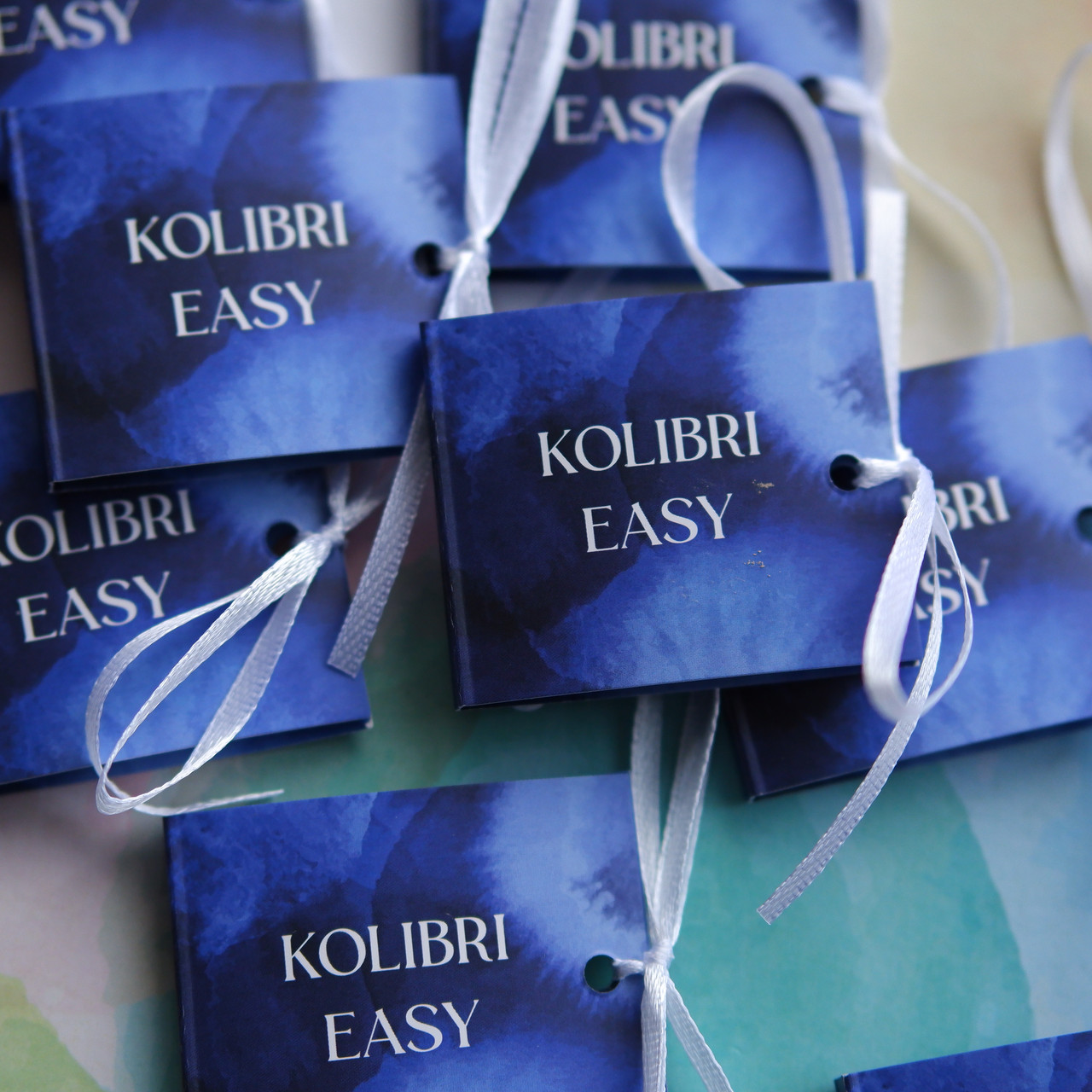 Шоколад на планшетці зі стрічкою, Молочний у фользі золото, фото 1