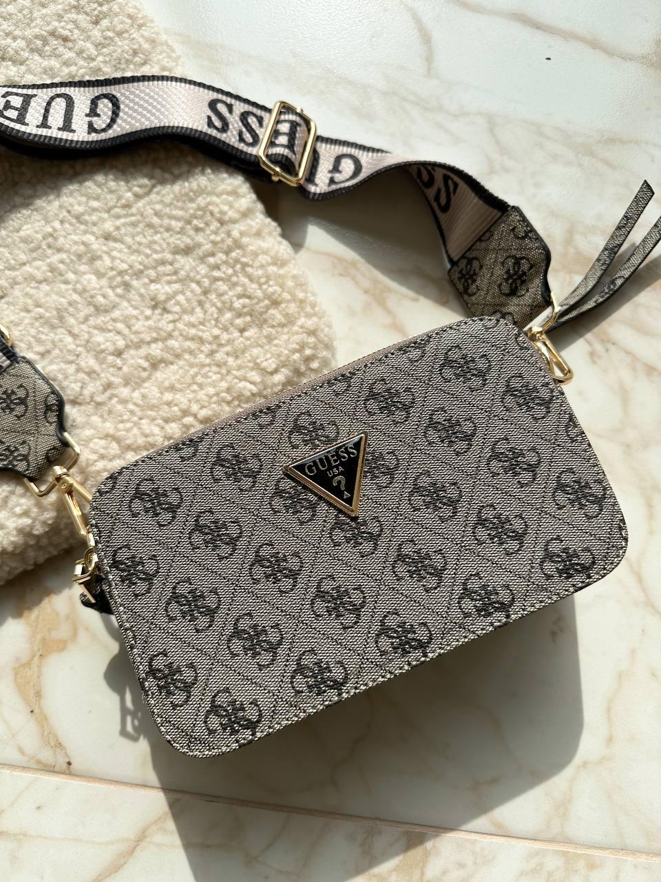 Жіноча сумка Guess The Snapshot Bag Silver сумочка сіра через плече на широкому ремені Гесс
