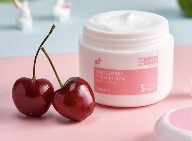 Веганський крем із керамідом і гіалуроновою кислотою TARTCHERRY YOGURT HYA Cream 50 ml