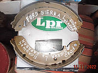 На Ford Sierra МК1 - МК3 колодки задние левой стороны на большой барабан в паре