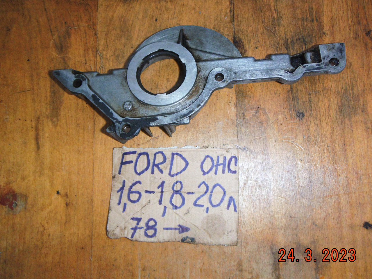 На Ford Taunas, Sierra, Granada 1,6 - 2,0b (OHC) передняя крышка коленвала - фото 2 - id-p2098009264