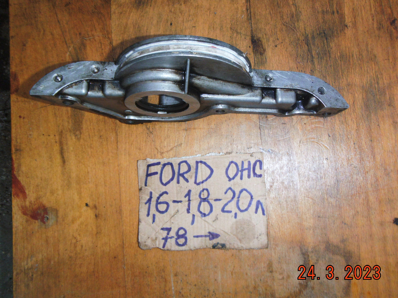 На Ford Taunas, Sierra, Granada 1,6 - 2,0b (OHC) передняя крышка коленвала - фото 3 - id-p2098009264