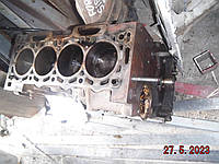 На Peugeot 1,6e 16V (NFU) блок двигателя в сборе в стандарте (пенёк) 00 - 15