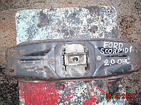 На Ford Scorpio 1 траверса КПП5 М9 с опорной подушкой