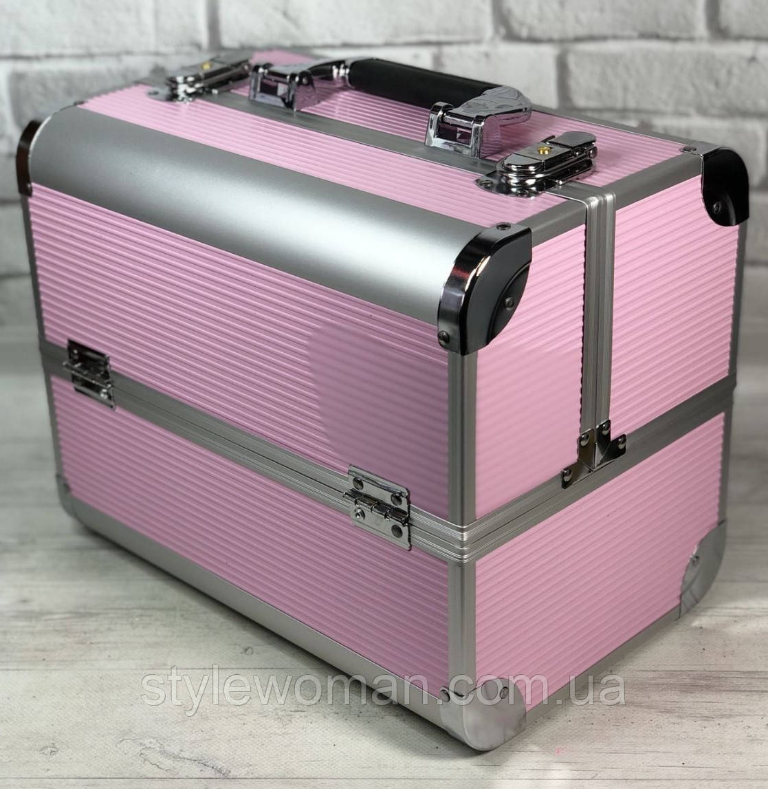 Б'юті кейс алюмінієва валіза з ключем рожевий пудра гафре