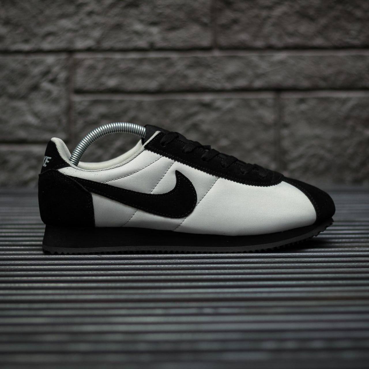 Чоловічі кросівки Nike Cortez (білі з чорним) модні демісезонні кроси 1926 Найк vkross