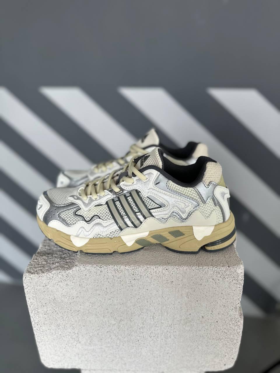 Чоловічі кросівки Adidas x Bad Bunny Response CL Silver Beige (бежеві із сірим) art0560 Адідас vkross