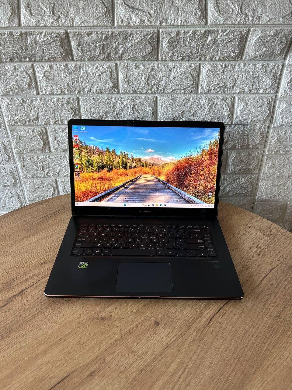 Б/в Ноутбук Asus ZenBook UX550GE 15.6" 3840x2160 Touch| i7-8750H| 16GB RAM| 512GB SSD| GTX 1050 Ti 4GB