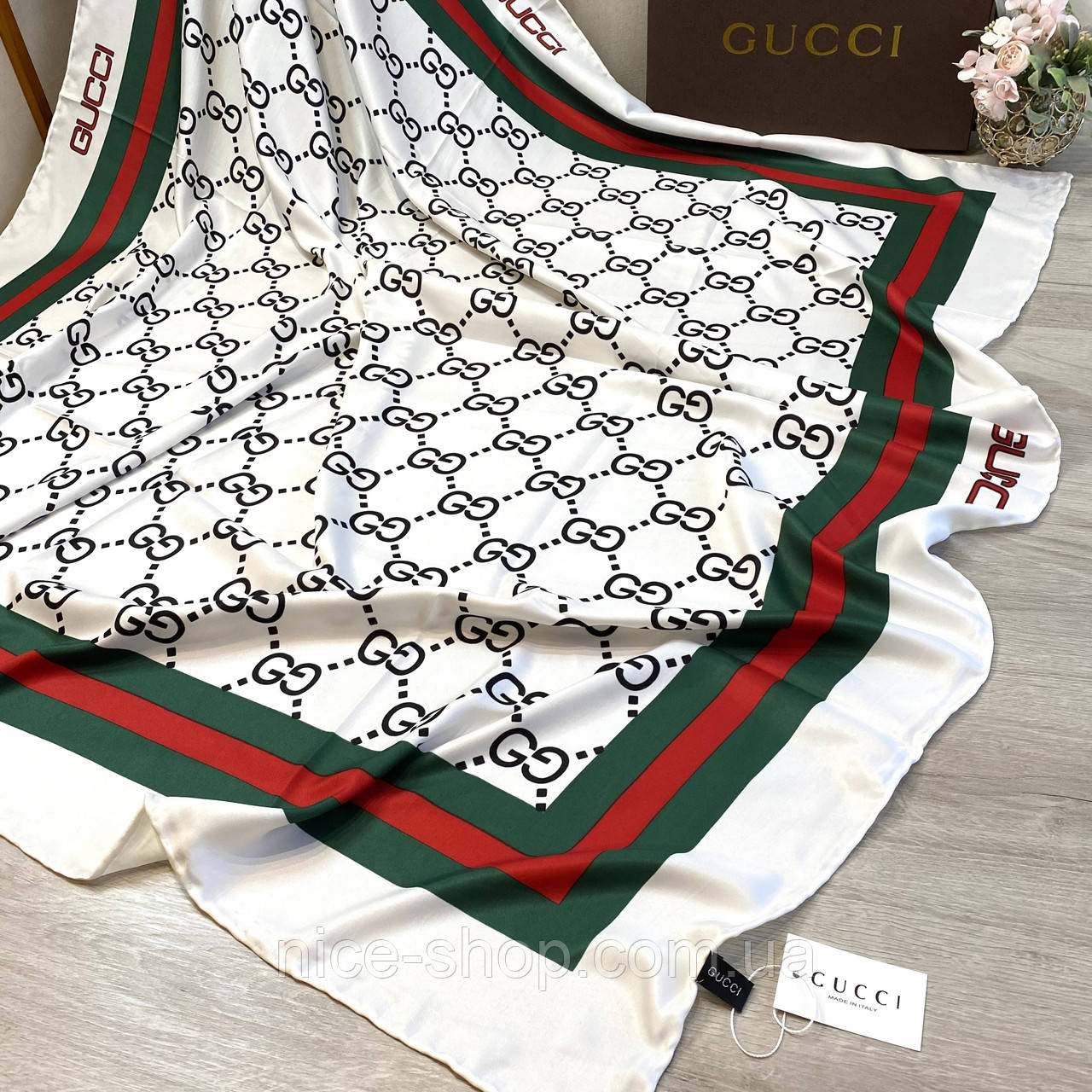 Хустка Gucci шовкова з ручною підшивкою