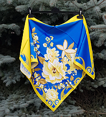 Шовкова хустка патріотична Діагональ великі квіти 90*90 см синій/жовтий, фото 3
