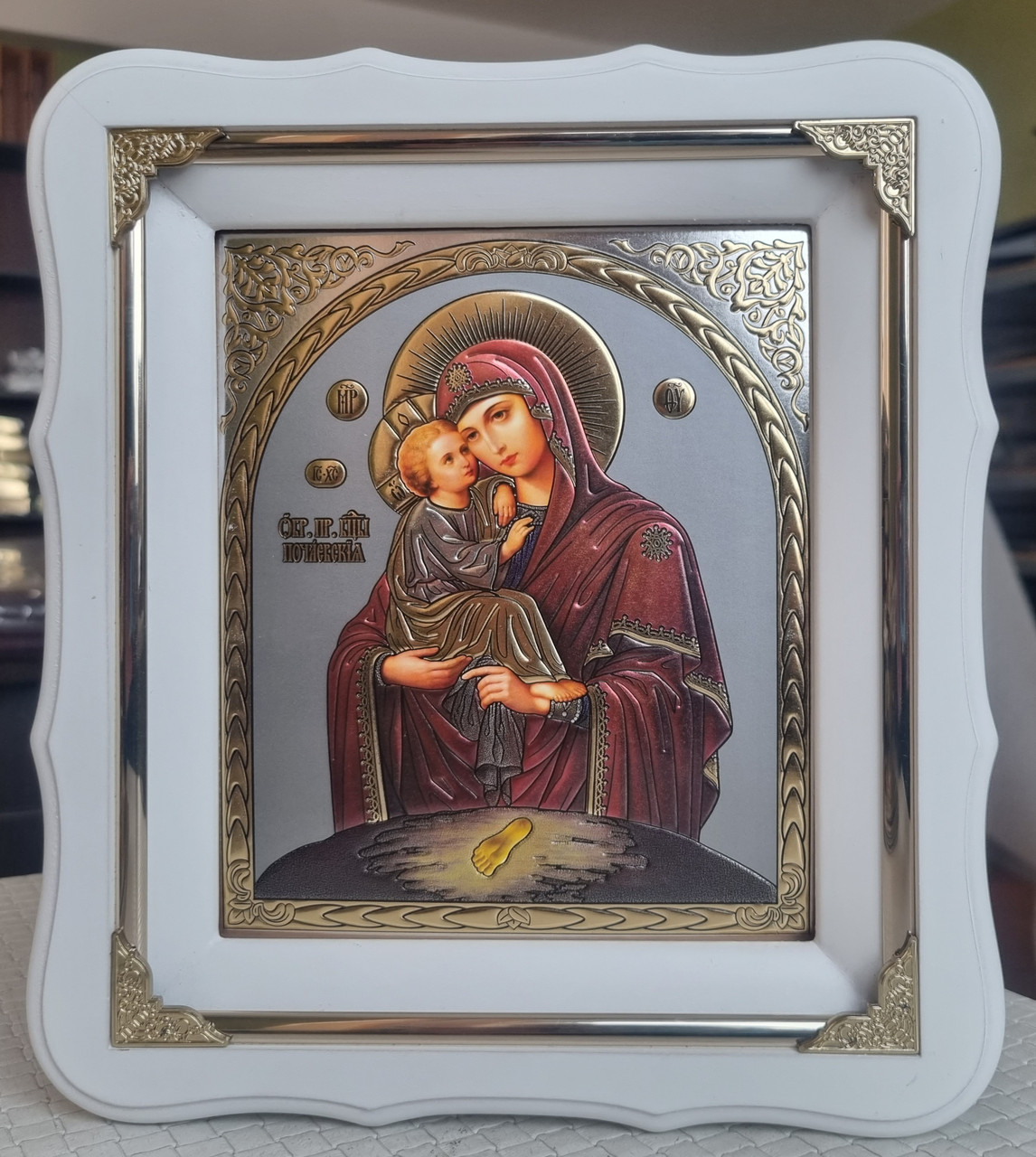 Ікона Почаївська Пресвята Богородиця в білому деревянн. фігурному кіоті під склом, розмір кіота 24*21, лік 15*18, фото 1