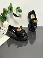 Туфлі лофери для дівчинки чорні з булавкою брошкой від Jong golf