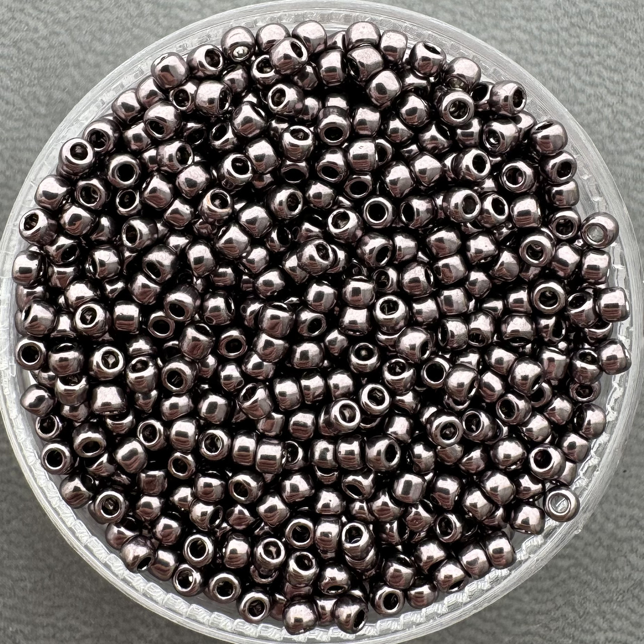 Бісер круглий TOHO TR-11-605