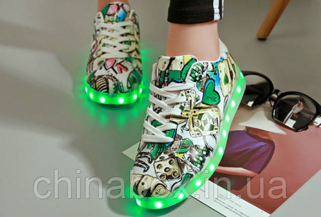Светящиеся кроссовки Ledcross с LED подсветкой на шнурках Graffiti style - фото 1 - id-p2098498641