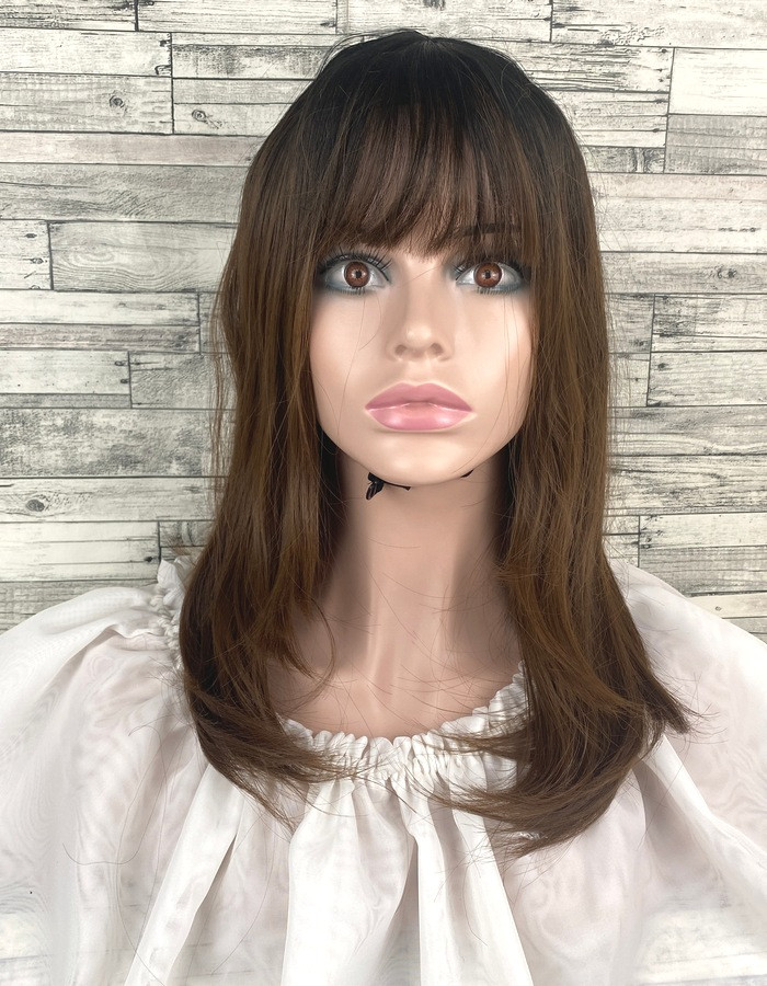 Перука жіноча середньої довжини пряма темно-русява з темним корынням проділом і чубчиком, фото 1