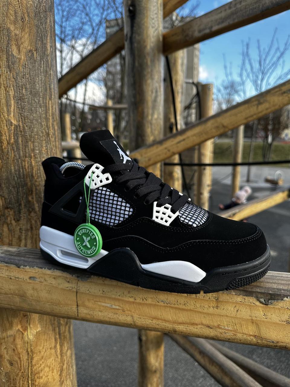 Чоловічі кросівки Nike SB Air Jordan Retro 4 (black / white) ||