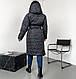 Жіноче стьобане демісезонне пальто-міді з капюшоном, фото 3