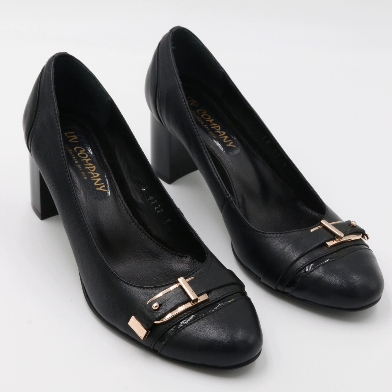 Туфлі жіночі класичні шкіряні чорні на підборах 6.5 сантиметра Liv код — (5022-77)