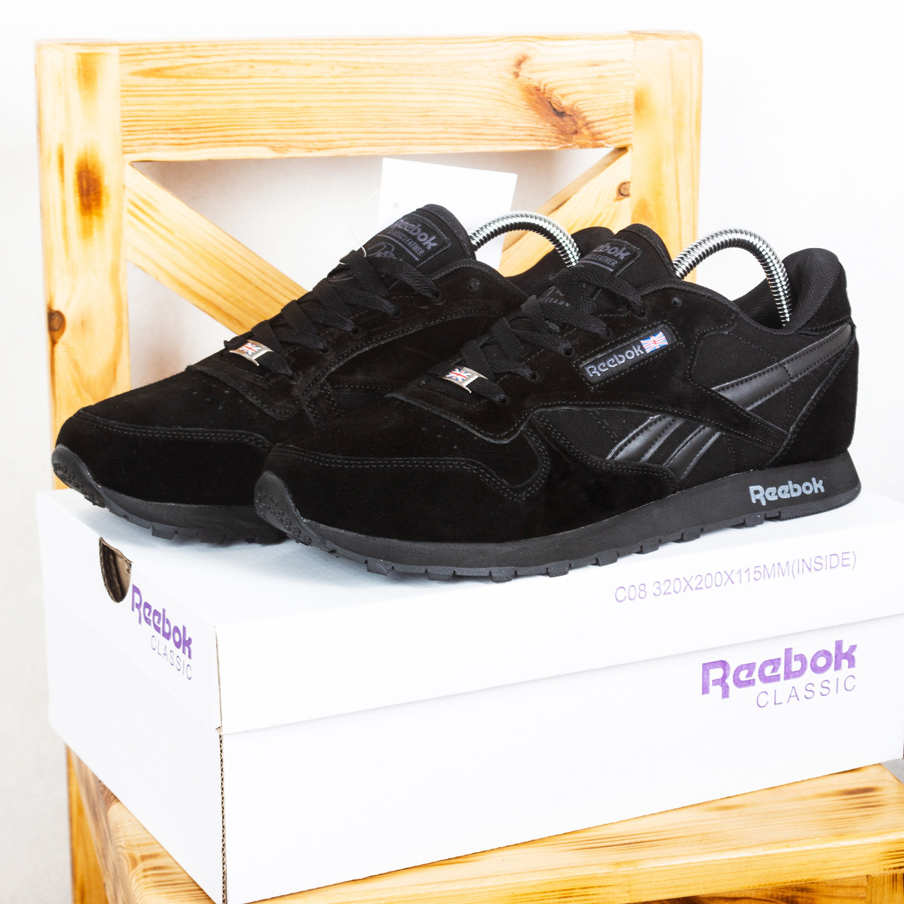 РОЗПРОДАЖ! Кросівки Reebok Classic чорні замшеві