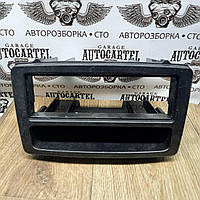 Накладка під бардачок MERCEDES W203 00-07 A2036830691