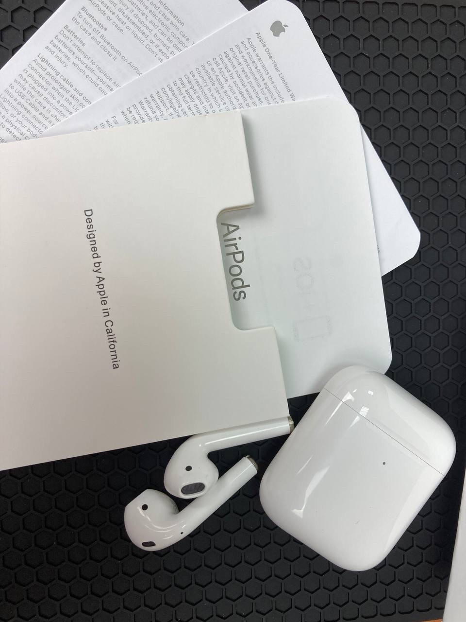 Наушники Apple AirPods 2 - го поколения с беспроводной зарядкой! Эпл Аирподс - фото 3 - id-p2099061613