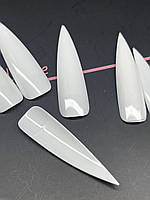 Типсы подиумные(белые)10 штук в наборе ногти стилеты подиумные.