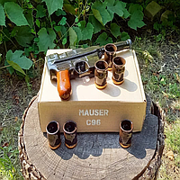 Подарочный набор бутылка "Пистолет Маузер C96" со стопками из керамики для спиртного в коробке.