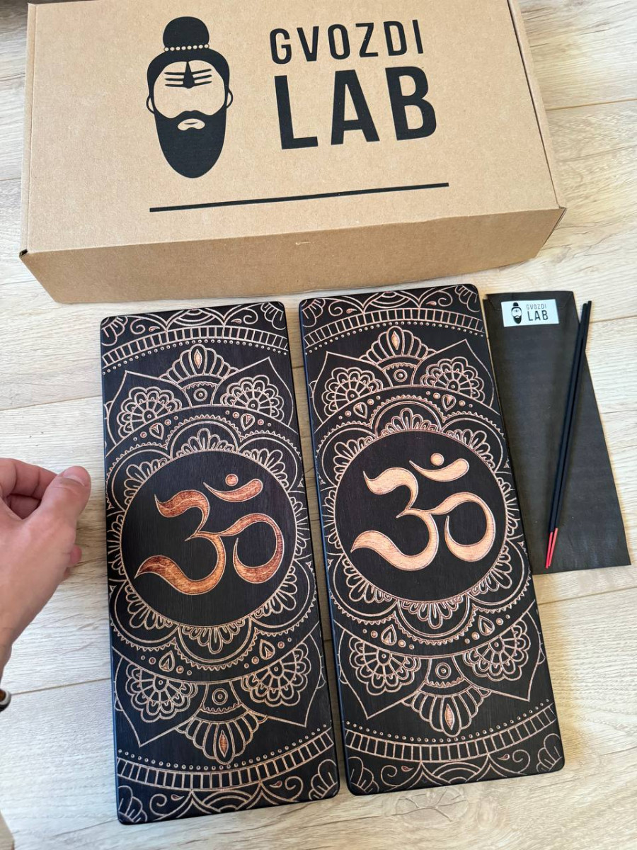 Дошка Садху із оцинкованими цвяхами Прямокутна Знак Ом Black фанера Окуме крок 10мм, фото 1