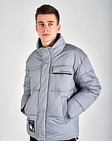 Чоловіча зимова куртка, сірого кольору.