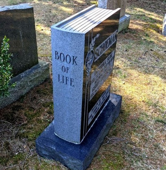 Пам'ятник "книга про життя" у вигляді книги 700*400