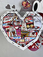 Сладкий подарочный набор с открыткой Сердце Бокс впечатляющих размеров. Rafaello, Ferrero Rocher, Kinder su