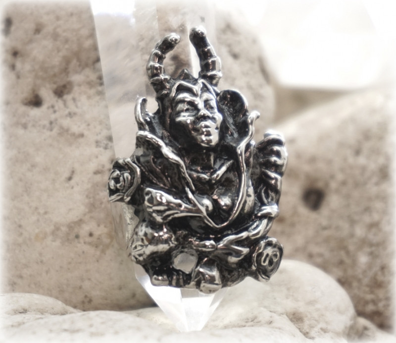 Перстень Сатир