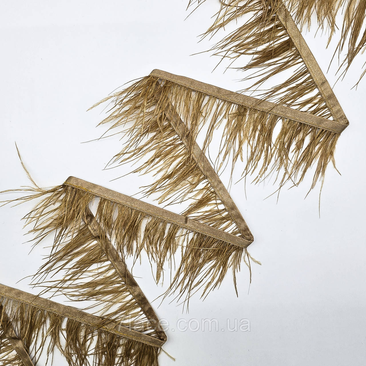 Пір'я СТРАУСА на атласній тасьмі / колір коричневий / ширина 7-10 см / ціна вказана за 0,5 метра, фото 1