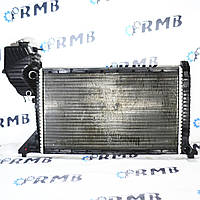 Радиатор охлаждения двигателя (основной) на Mercedes Benz Sprinter 2,2 / 2.7 cdi (ОМ 611 612) A9015003500
