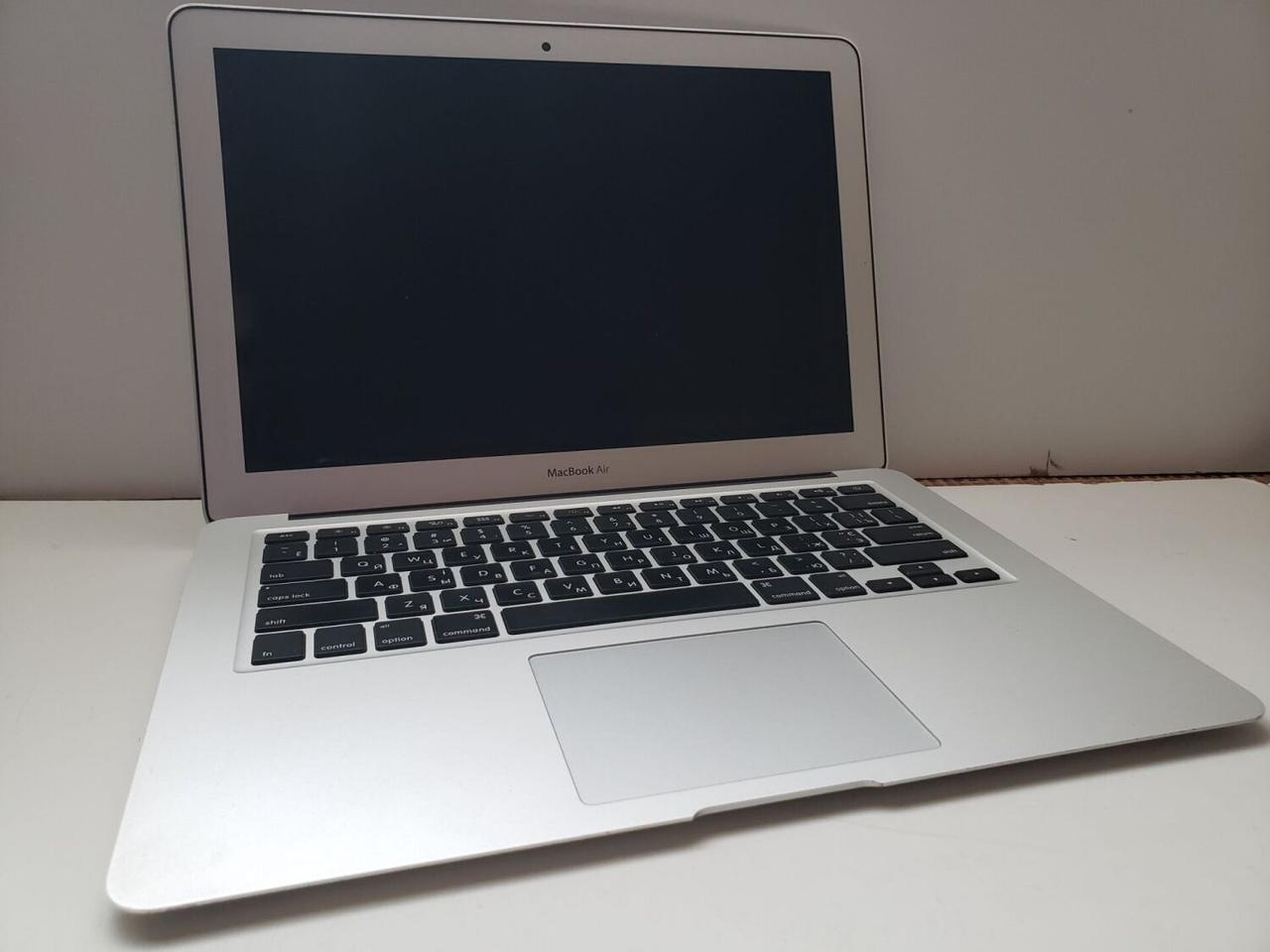 Б/в Ноутбук Apple MacBook Air A1466 13.3" 1440x900| Core i5-5350U| 8 GB RAM| 256 GB SSD| HD 6000