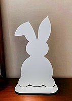 Оригінальний кролик на підставці для декору та прикраси