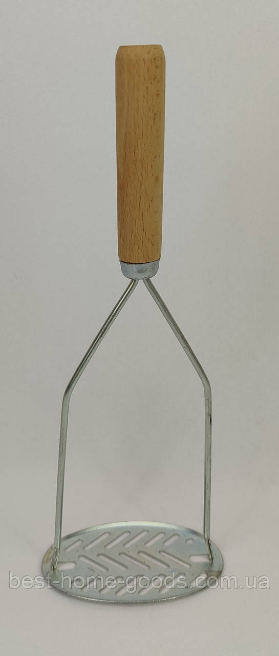 Картоплем'ялка  металева з дерев'яною ручкою