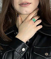 Женское серебряное кольцо с хризопразом синтетическим и кубическим цирконием покрытое родием