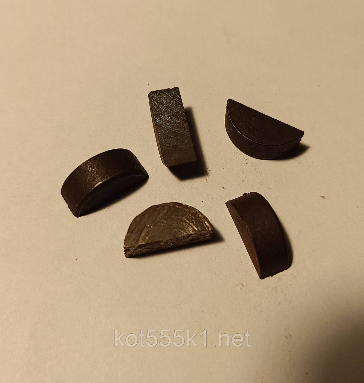 Шпонка напівось Муравей