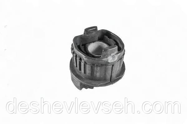 Сайлентблок задньої балки зад. 7701667SX / MB W201/W202 2.0-2.5TD 89-01, 77-01667-SX, (Stellox)