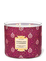 Ароматична свічка Bath and Body Works Snowflakes & Cashmere