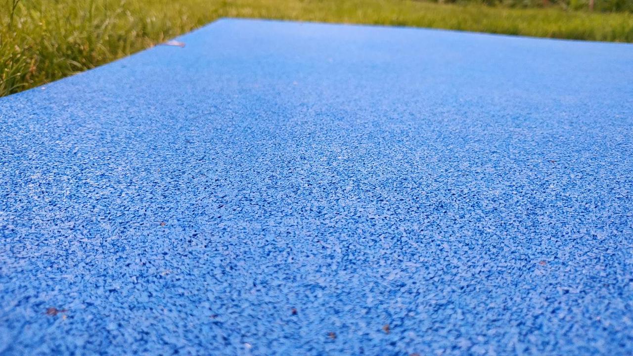 Резиновая плитка из EPDM крошки Синяя Ski Blue. 20 мм, армированная. - фото 4 - id-p2100626474