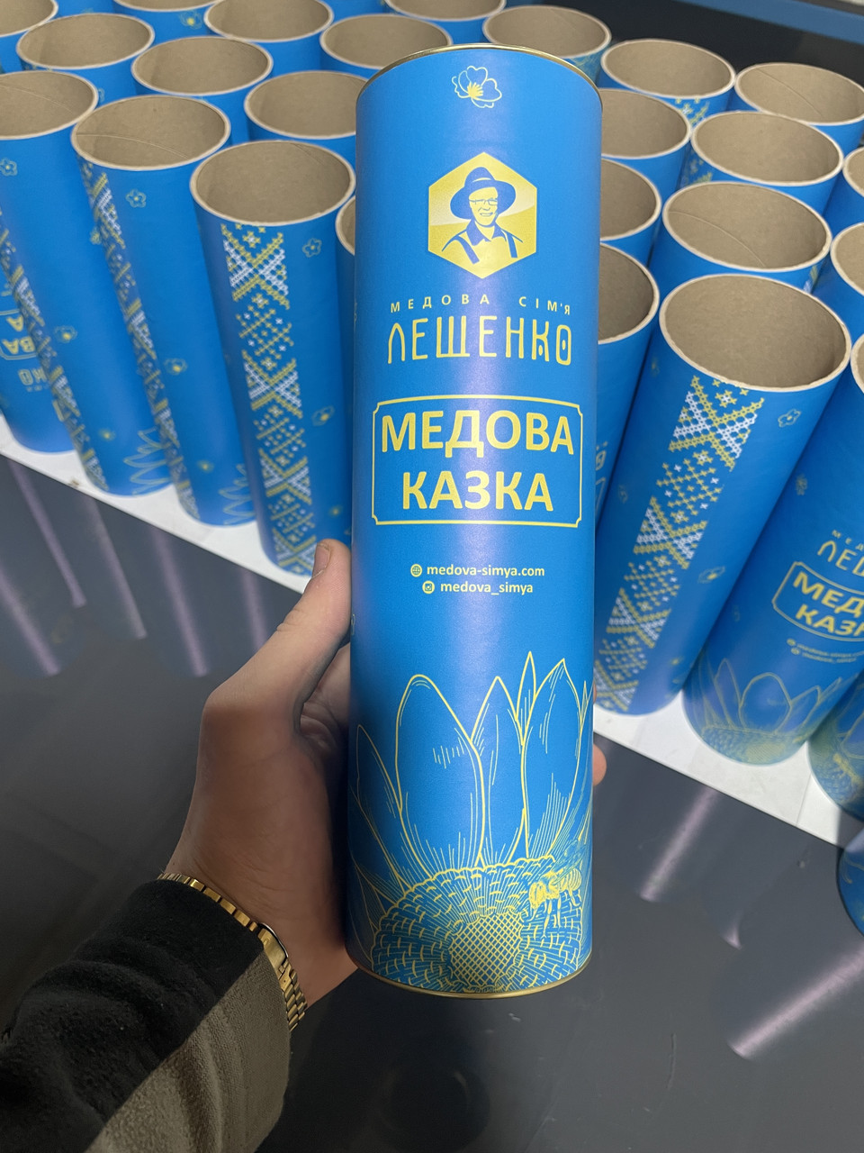 Тубус для меду Ø 77 індивідуальним дизайном