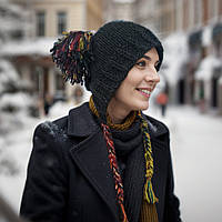 Чорна в'язана жіноча шапка з кольоровим помпоном і зав'язками - HandMade шапка PRIGRIZ