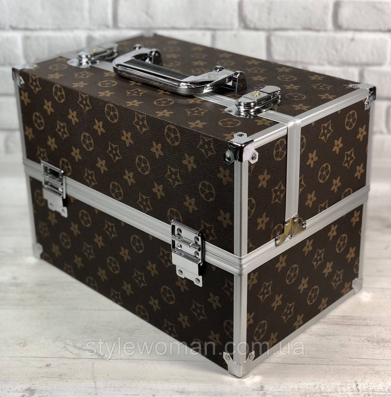 Бьюти кейс алюминиевый чемодан с ключом для мастера - фото 1 - id-p2100986314