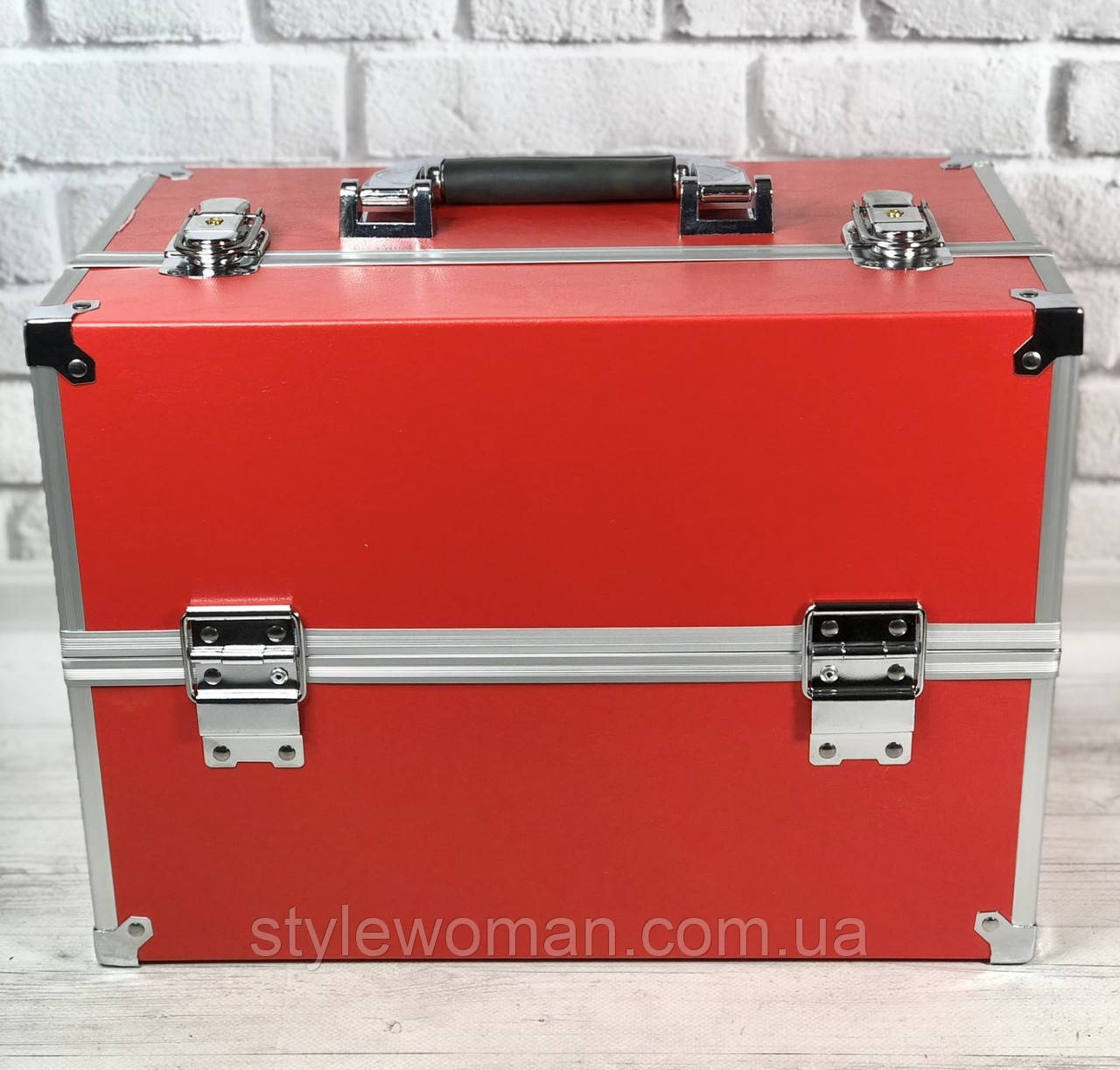 Бьюти кейс алюминиевый чемодан с ключом для мастера - фото 2 - id-p2100989817