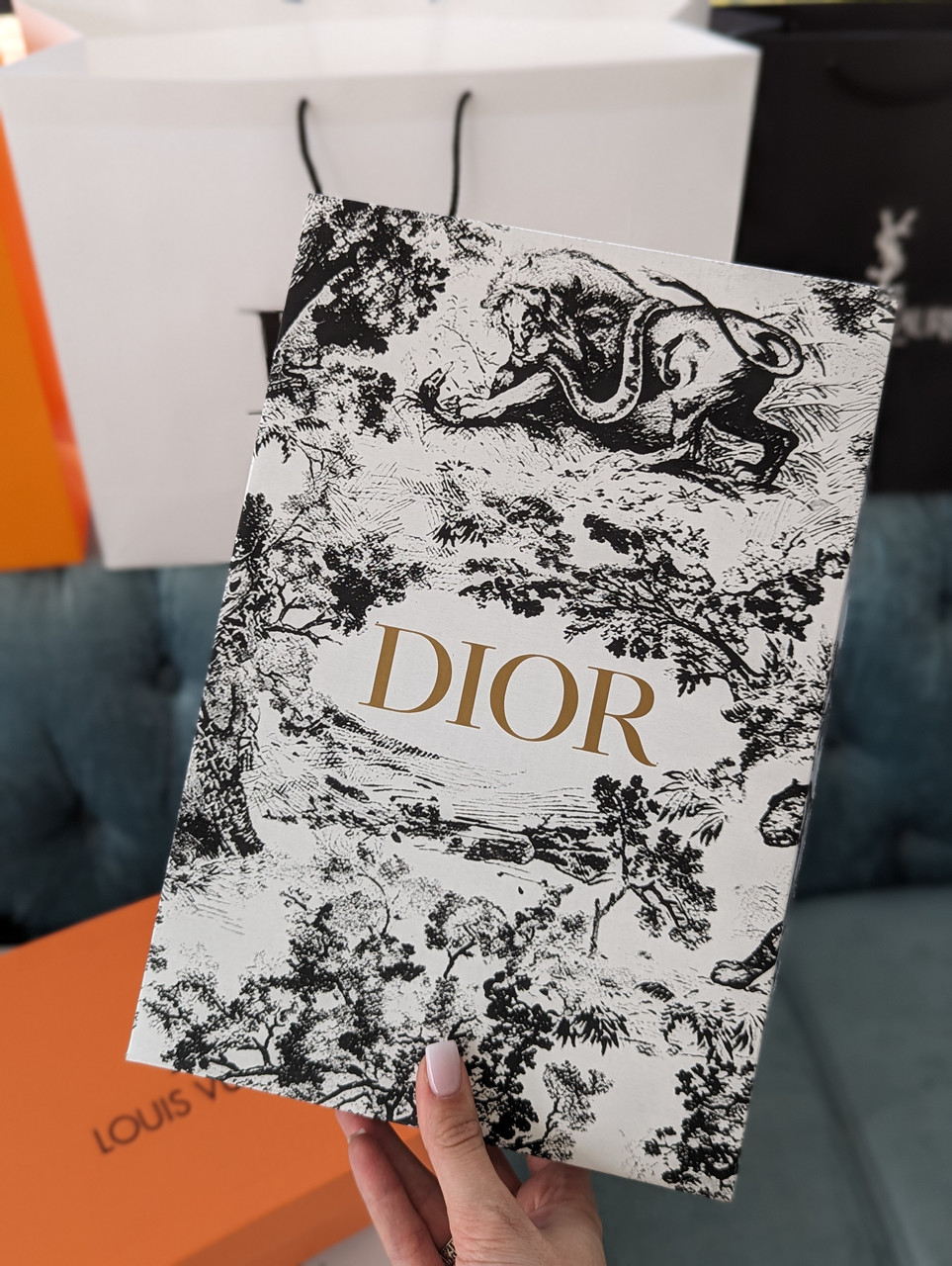 Фірмова коробка Christian Dior, пачка на подарунок. Подарункова брендова упаковка Крістіан Діор, фото 1