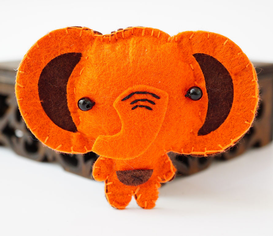 Брошка повстяна Слоник Жовтогарячий