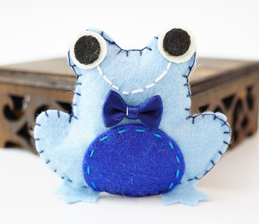 Брошка повстяна Жаба Блакитна