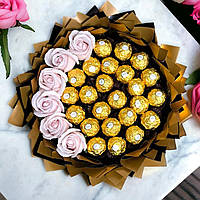Букет з цукерок Ferrero Rosher Ферреро (24 шт.) і живих троянд оригіннальний подарунок коричневий